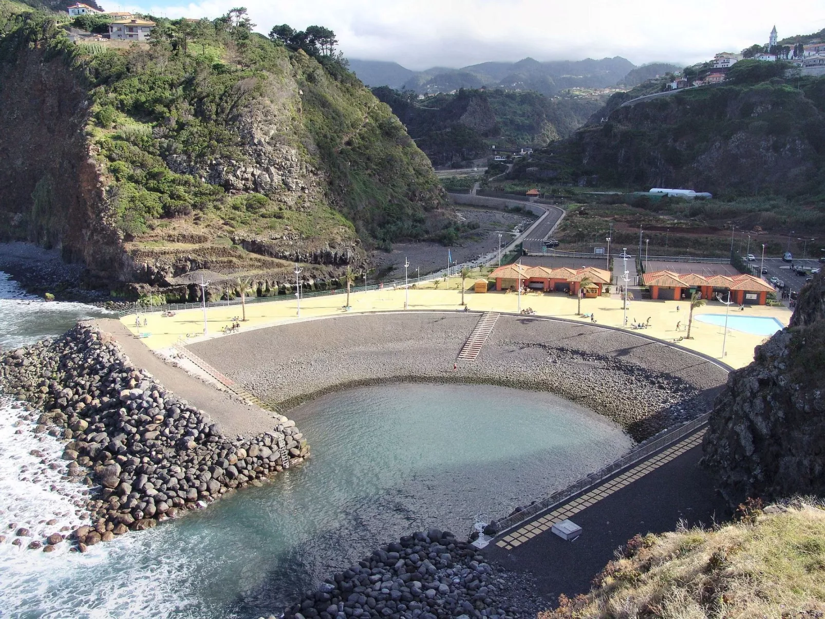 Elegantes Haus in Santana mit Garten und Grill-Image-tags.info