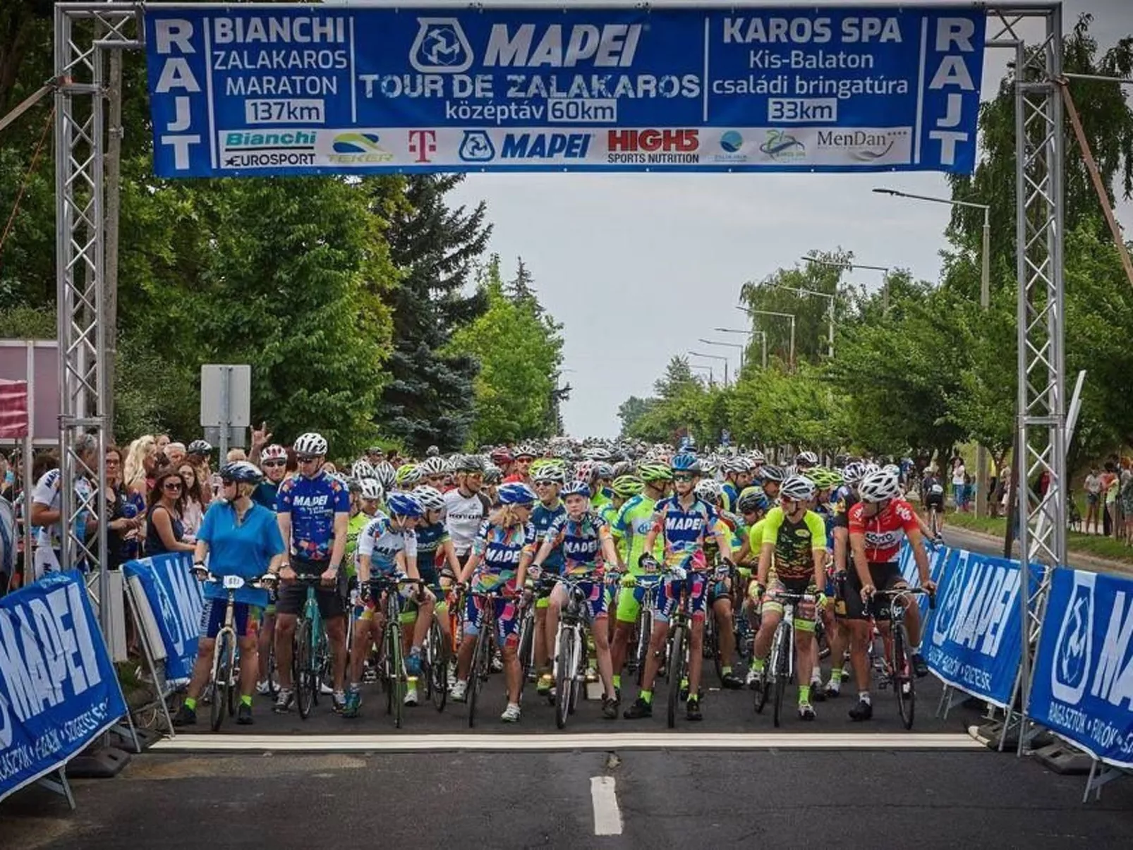 Bequem eingerichtete Wohnung mit großem Garten-Dehors
