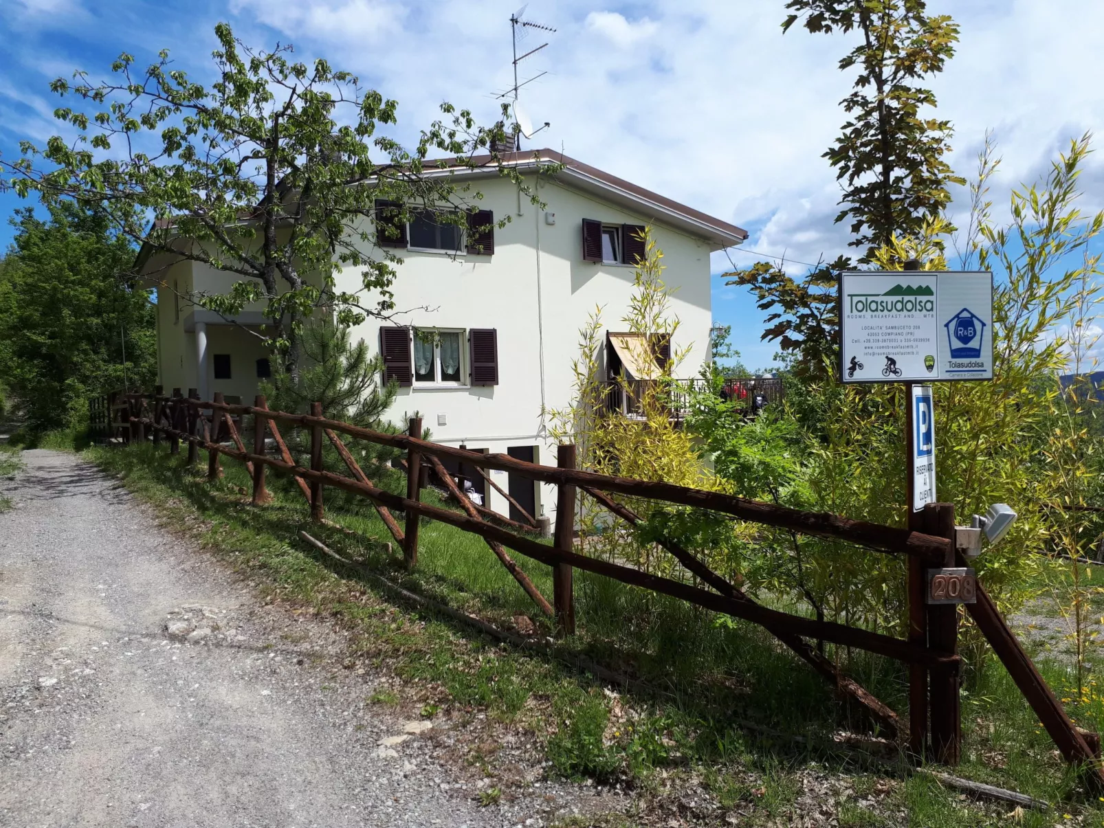 Ferienzimmer in Tolasudolsa Zimmer Frühstück-Inside