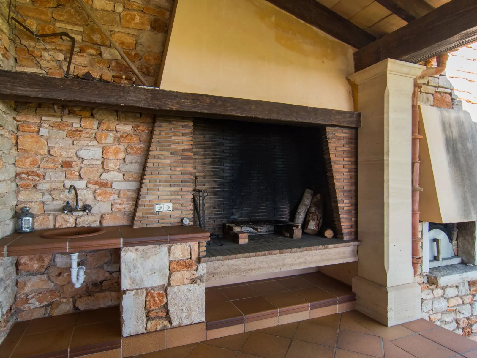 Forn Fumet  (ETV 899)-Outside