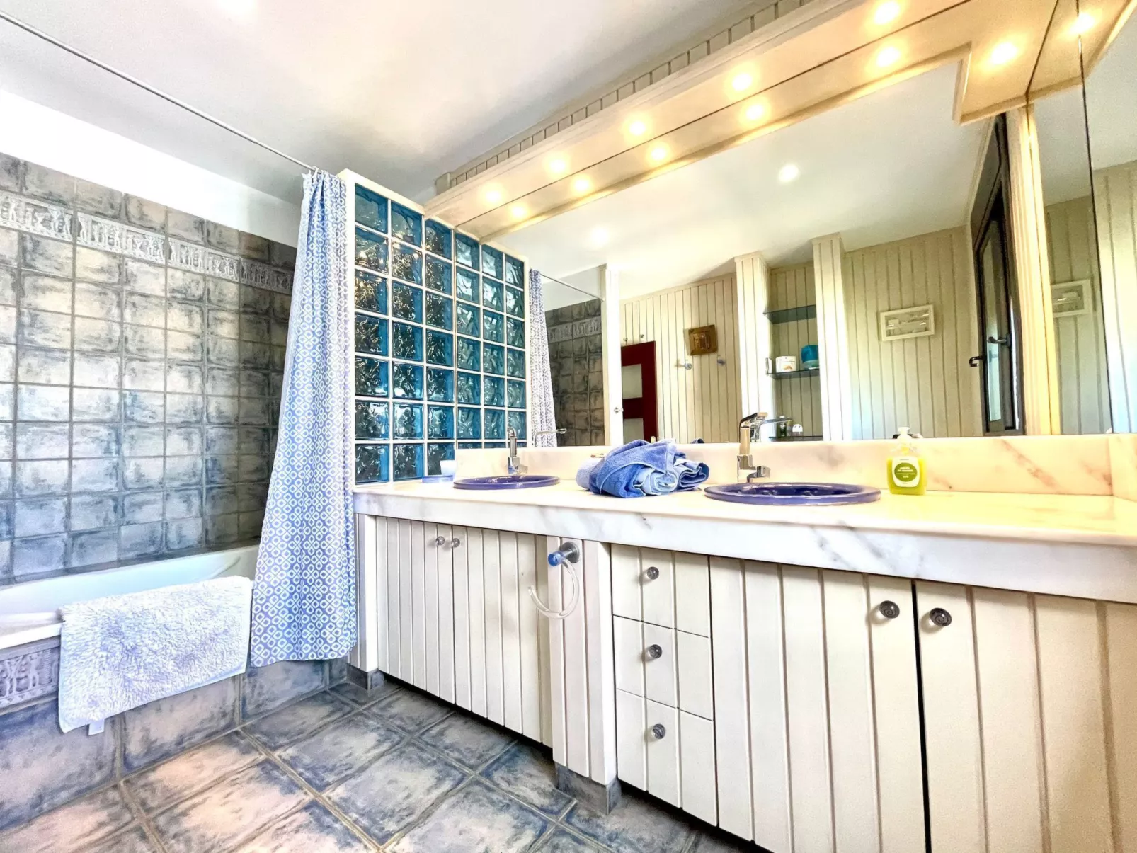 Chalet "Anais luxury villas"-Drinnen