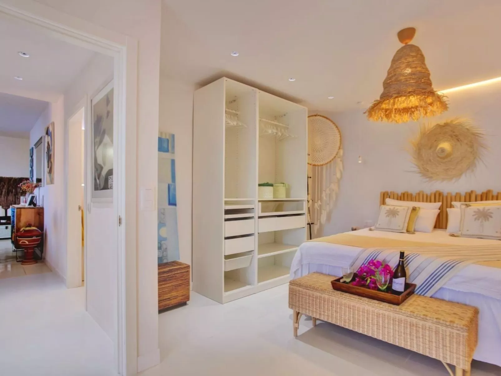 Luxuriöser Rückzugsort mit direktem Meerzugang und Pool-Image-tags.info