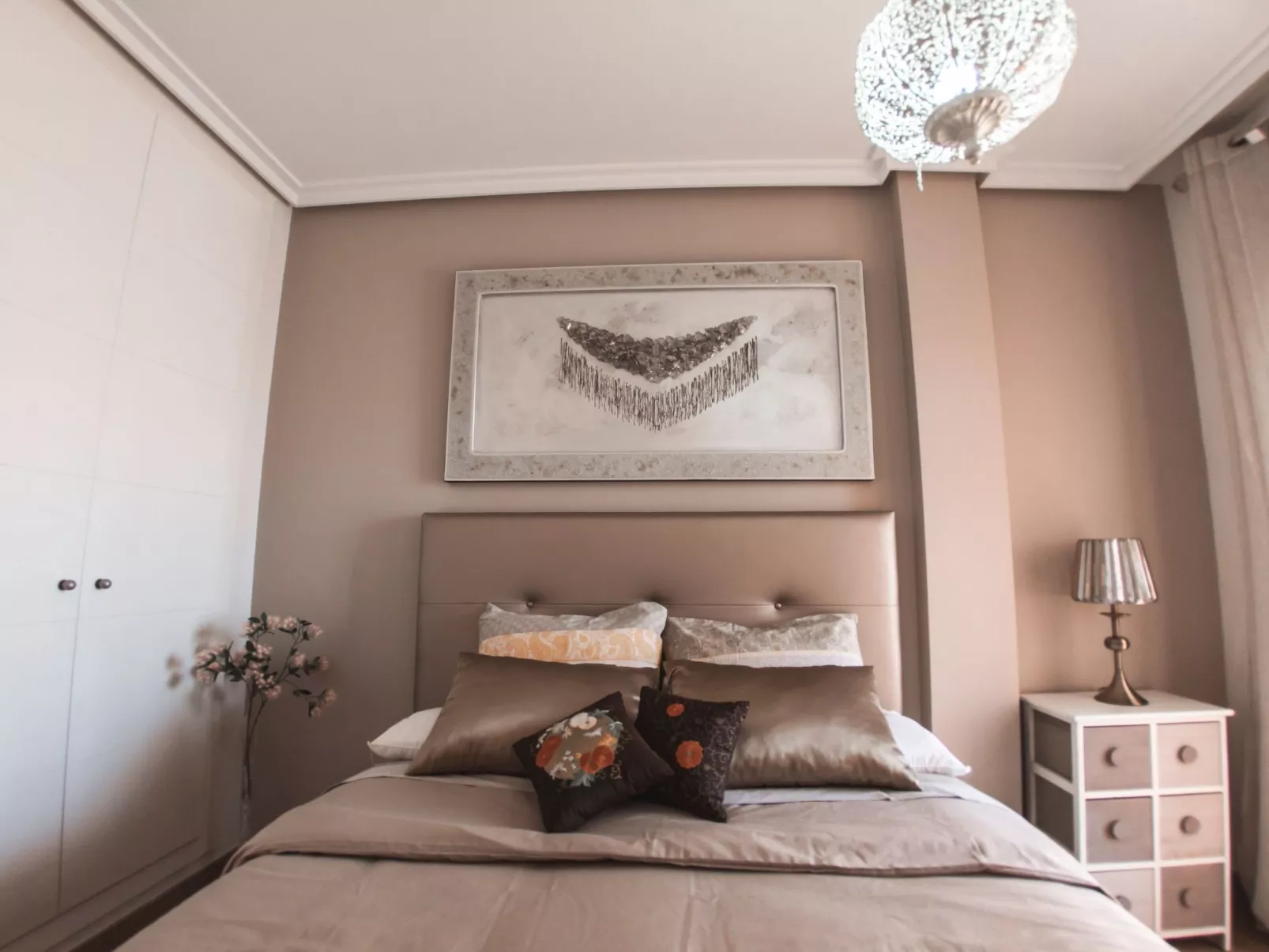 La Invincible Terreros in der 1. Reihe des Strandes-Inside