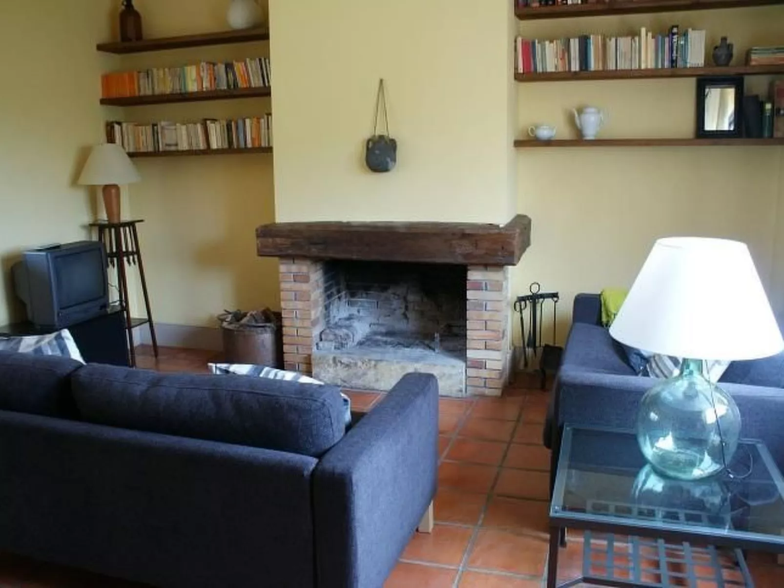 Kleiner Bungalow mit zwei Schlafzimmern.-Inside