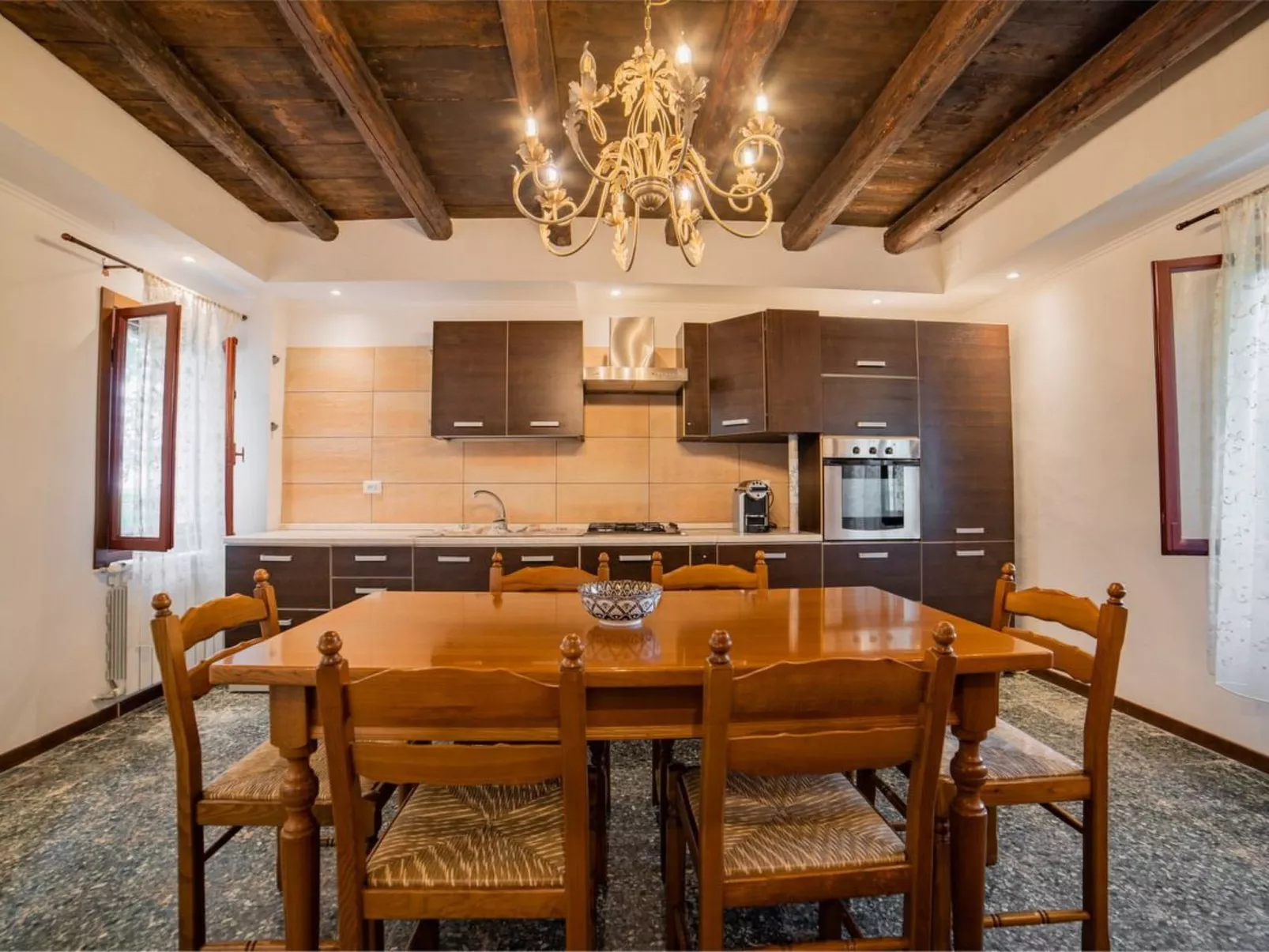 Villa mit Gemeinschaftspool zwischen Ferrara und Venezia-Inside