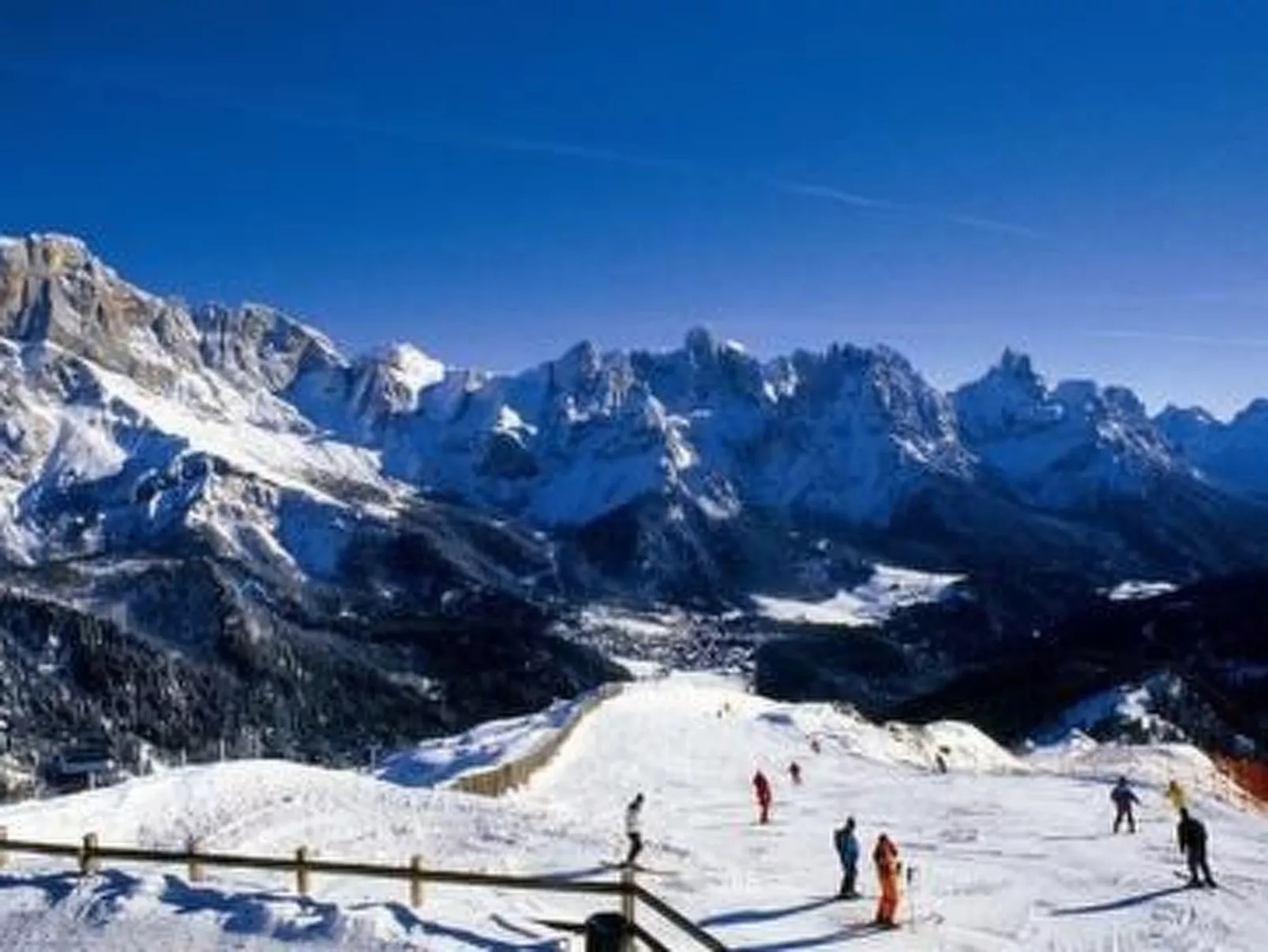 Romantisches Chalet in den Wiesen der Dolomiten-Dedans