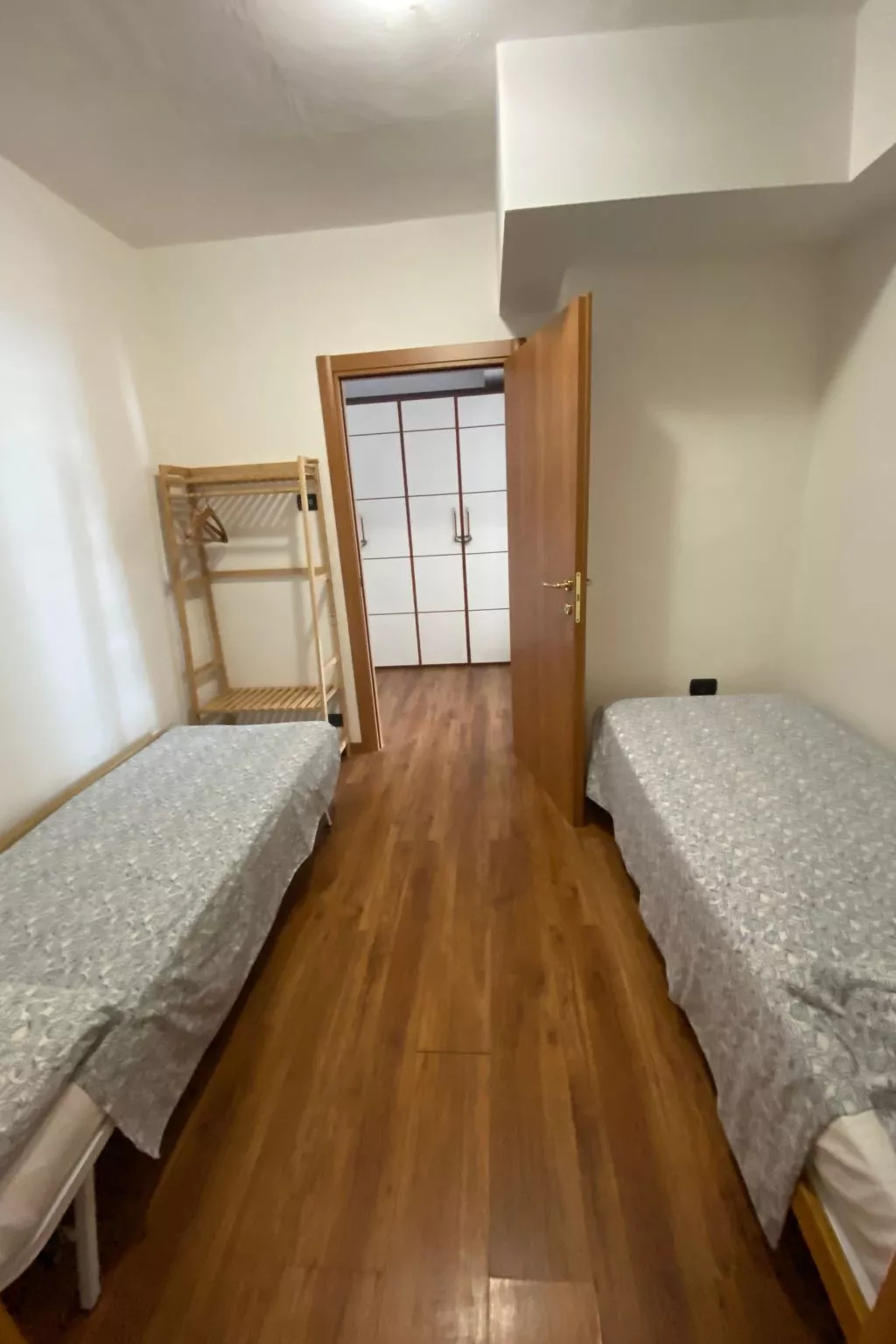 Mit Blick auf den Comer See-Dedans