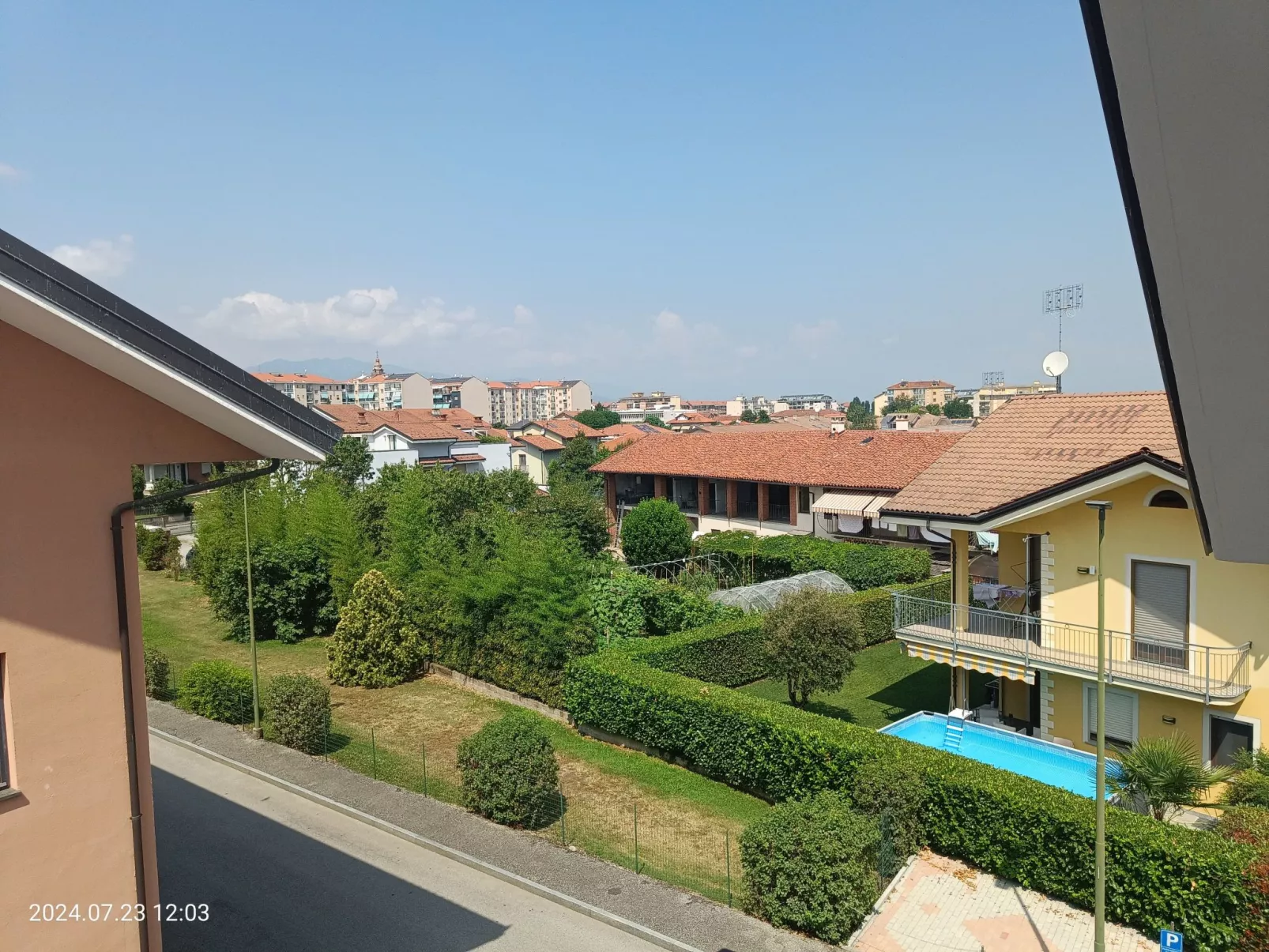 Lucà Wohnungen mit Bergblick-Image-tags.info