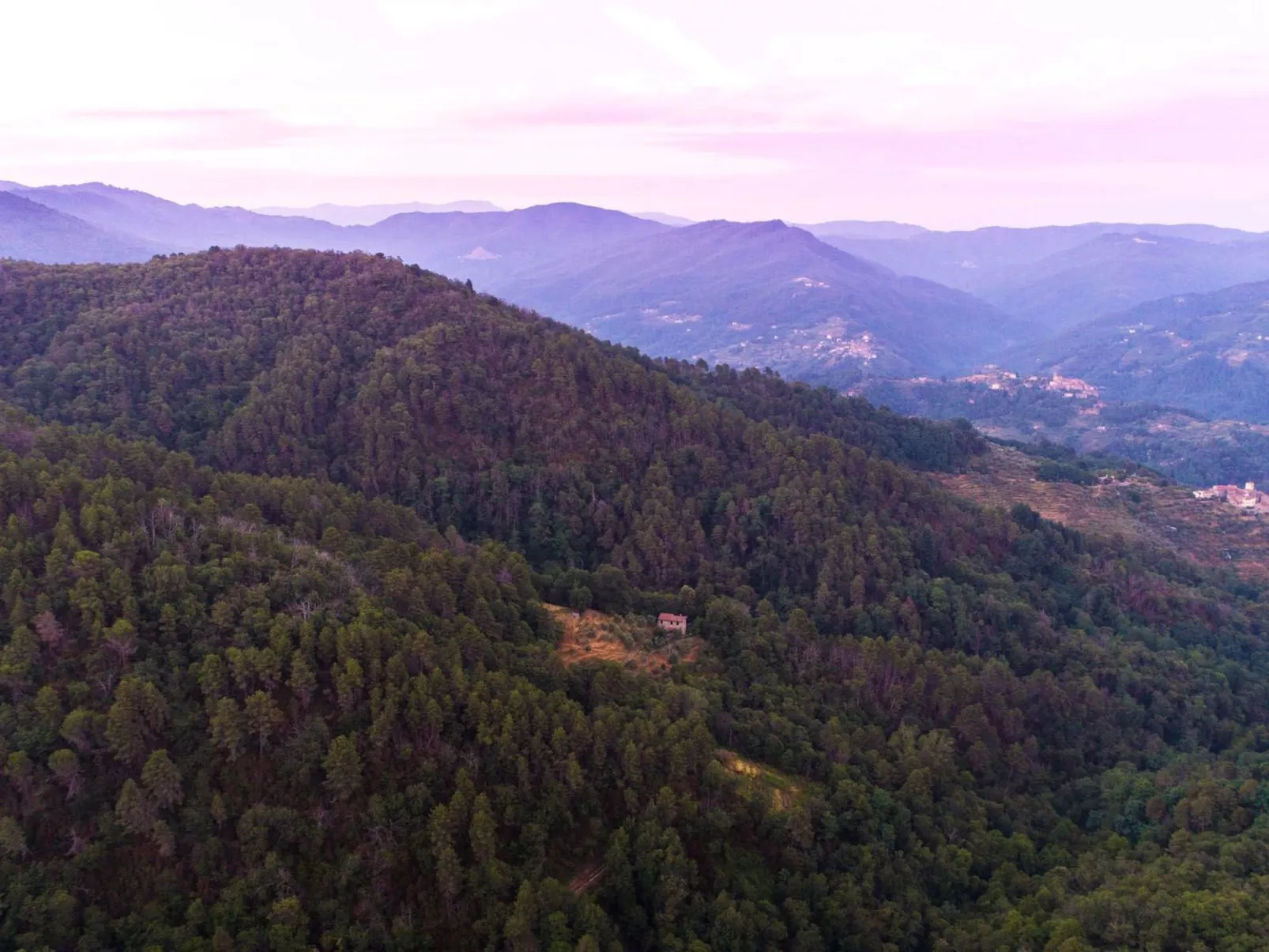 Haus inmitten der Natur mit Schwimmbad-Draußen