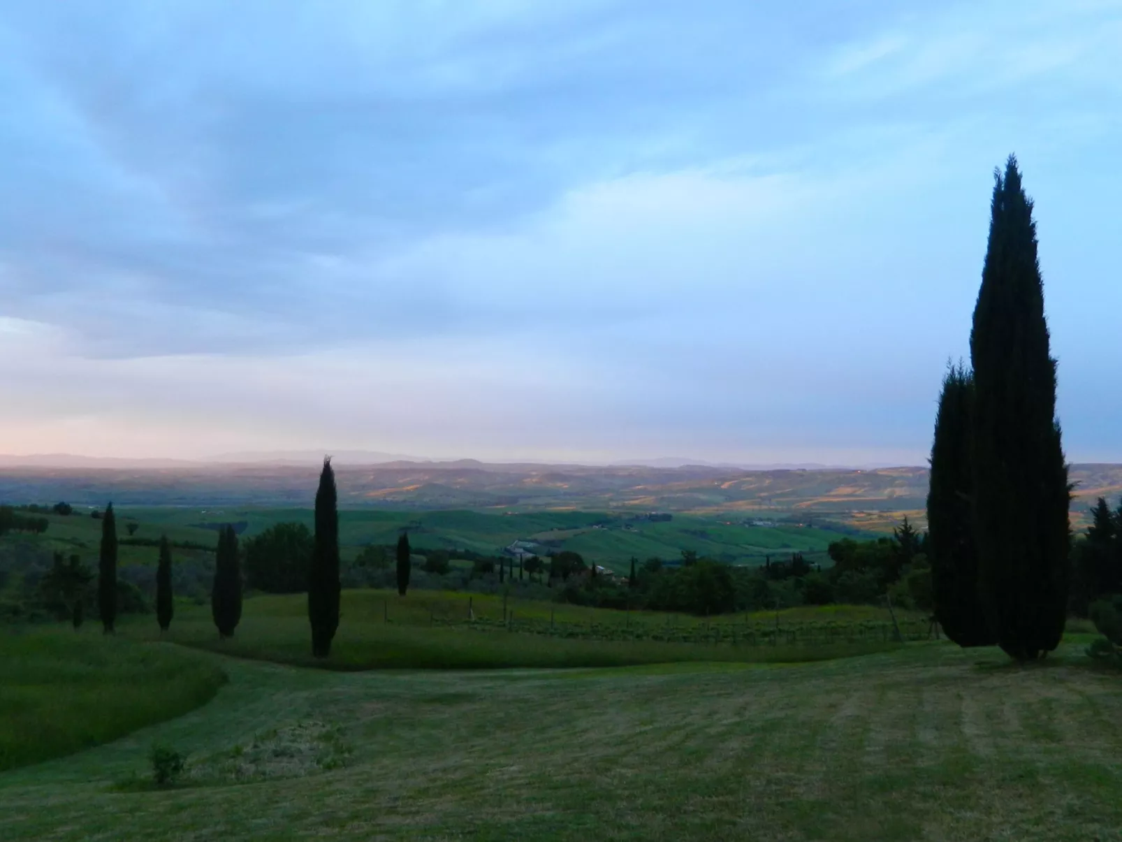 Haus Claudia mit schönem Garten-Draußen