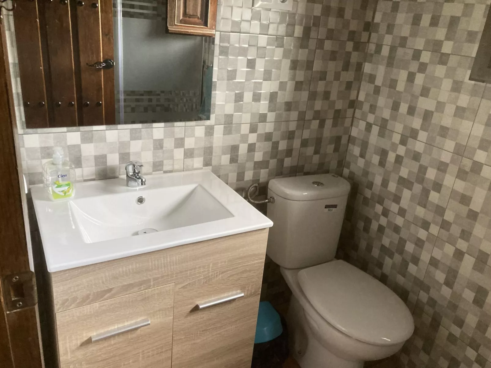 Wunderschön gelegenes Ferienhaus mit privatem Pool-Inside