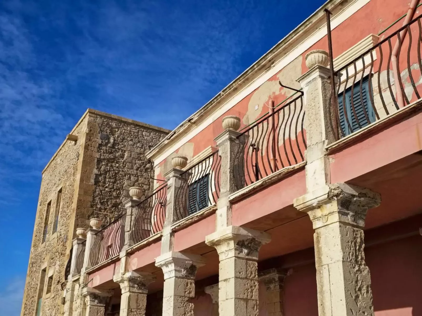 Agamennone, Wohnung 20 Meter vom Meer entfernt mit einer möblierten Terrasse.-Inside