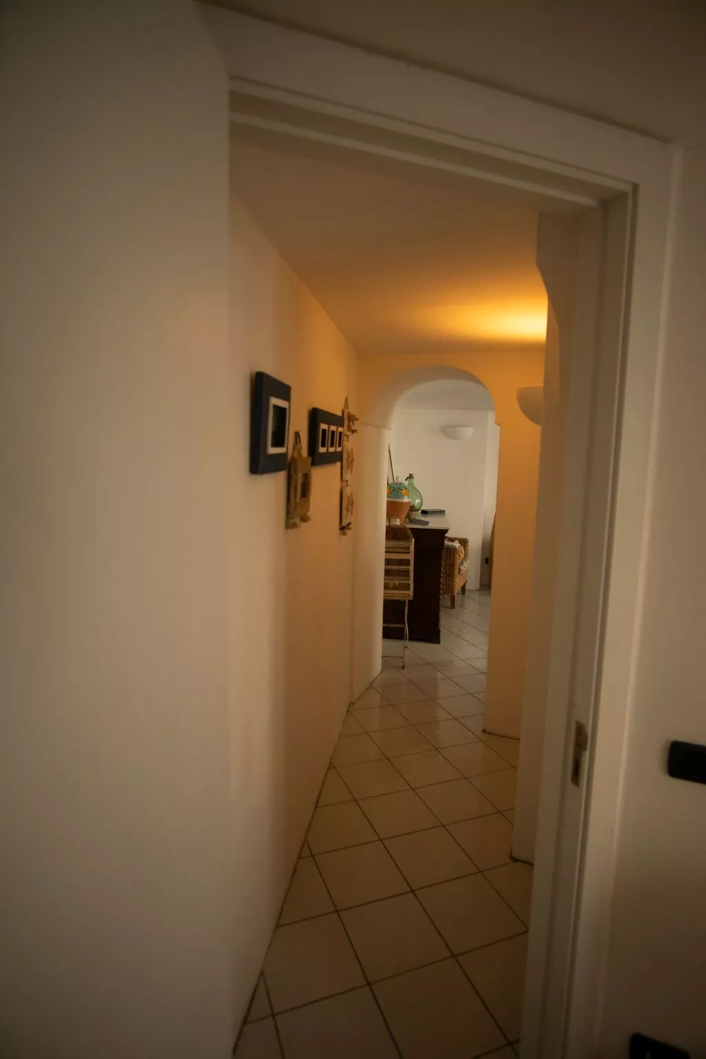 Villa auf einer natürlichen Klippe mit Blick auf das Meer, nur wenige Schritte-Image-tags.info