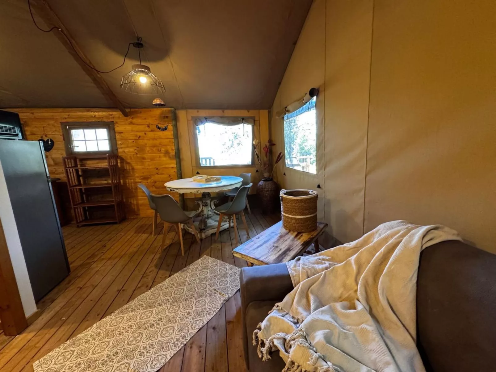 Familienzelt" Nachlass-Inside