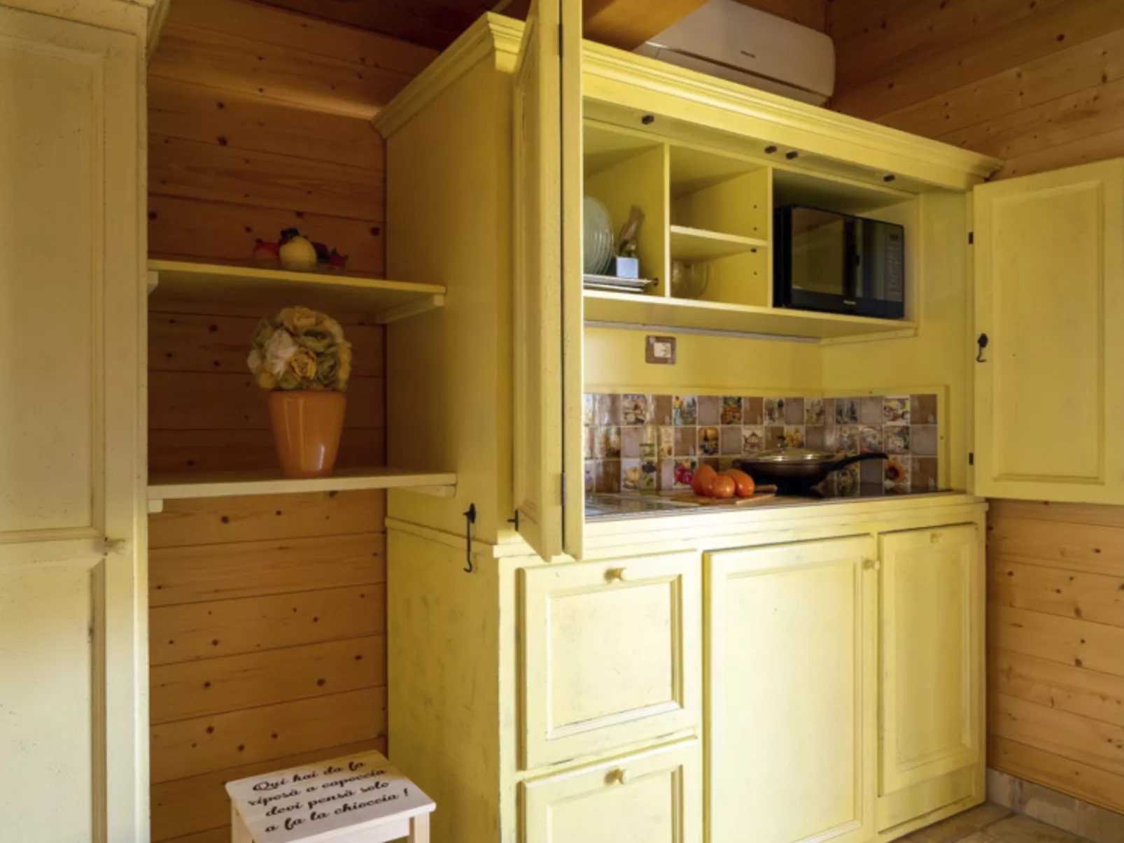 'Messis la gialla'-Dedans