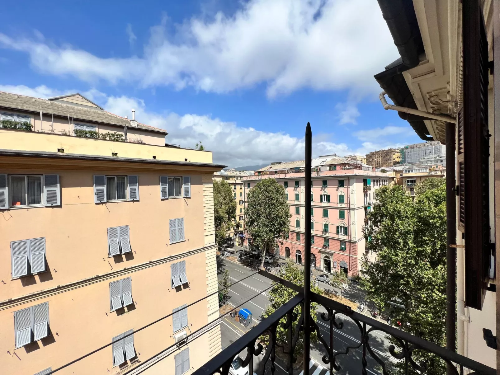 'La Superba' mit Balkon-Outside