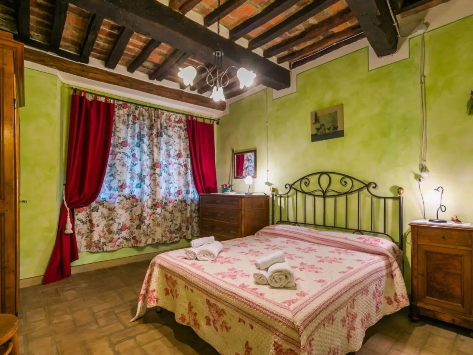 Vier-Zimmer-Wohnung 3 Bäder mit Schwimmbad zur alleinigen Nutzung-Inside