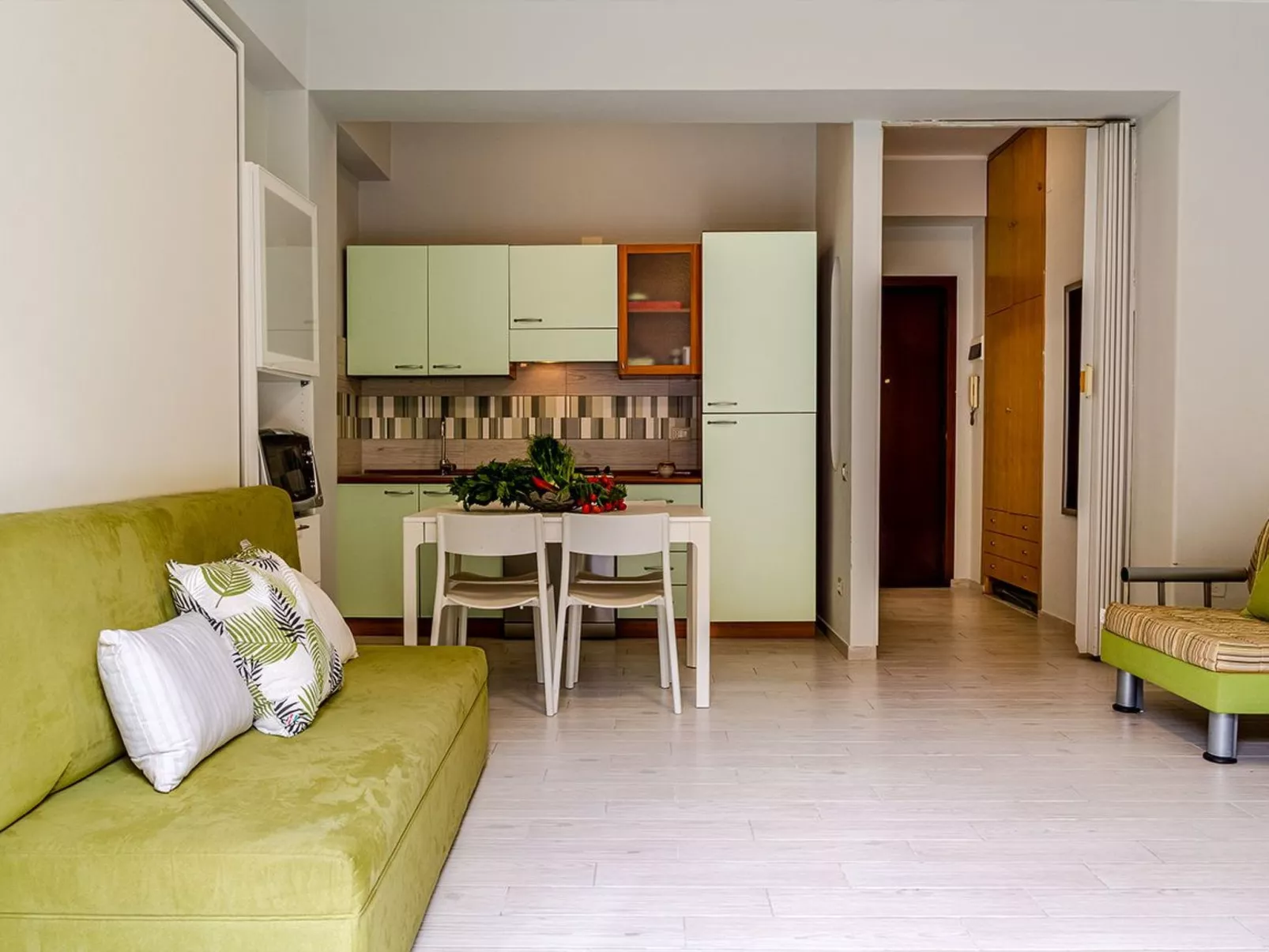 Carmel am Meer-Drinnen