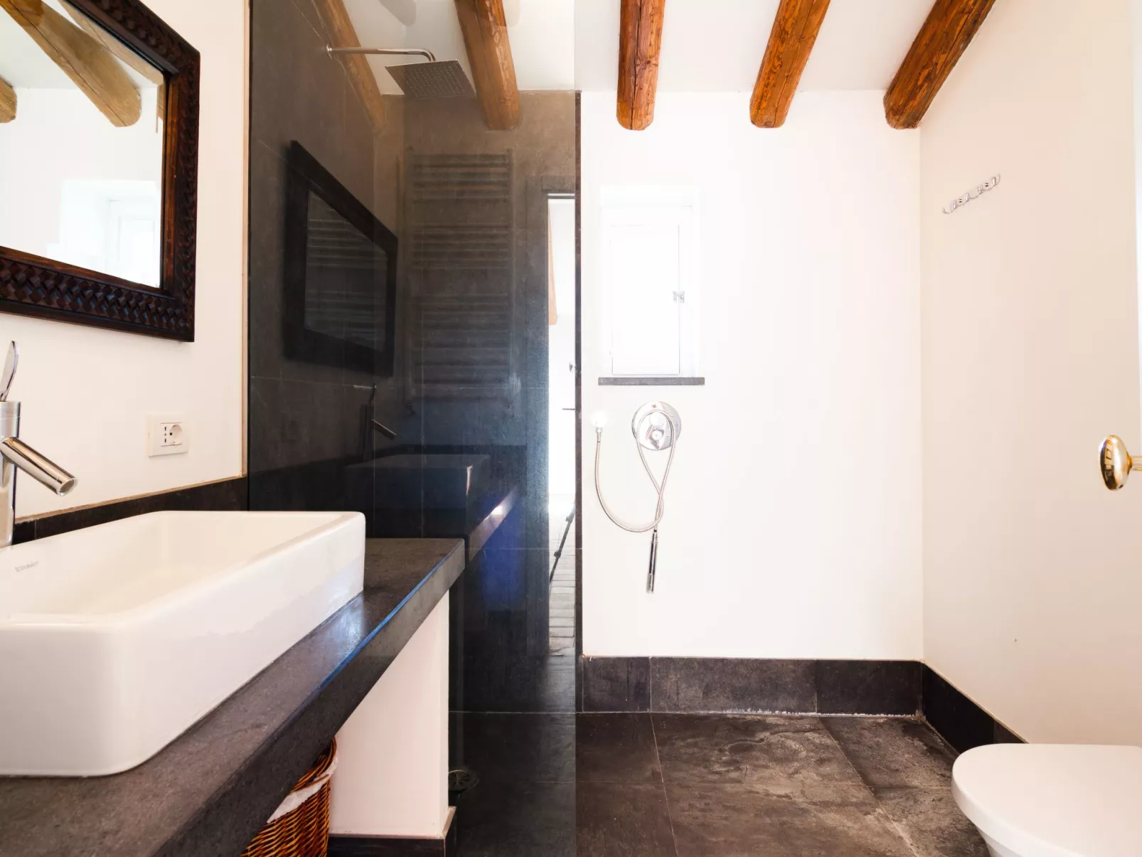 Villa Nocellara", umgeben von Weinbergen-Drinnen