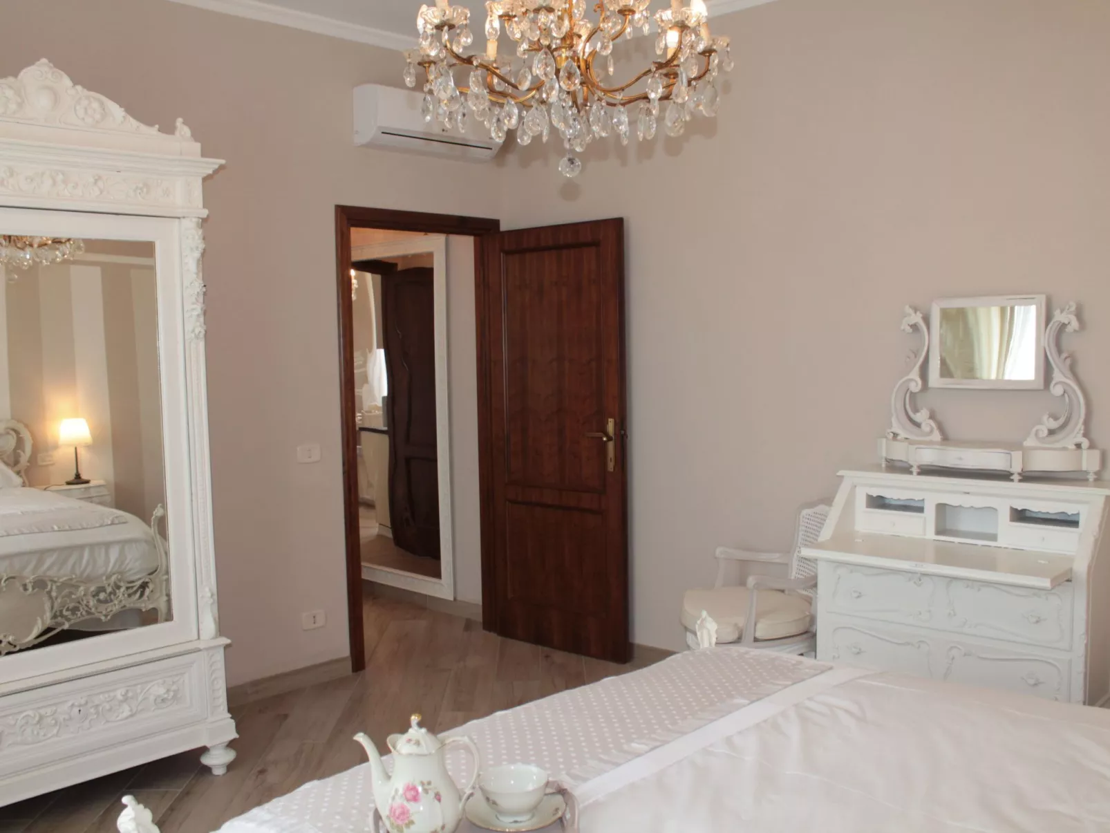 La Valinfiore Charmante Wohnung mit Pool-Inside