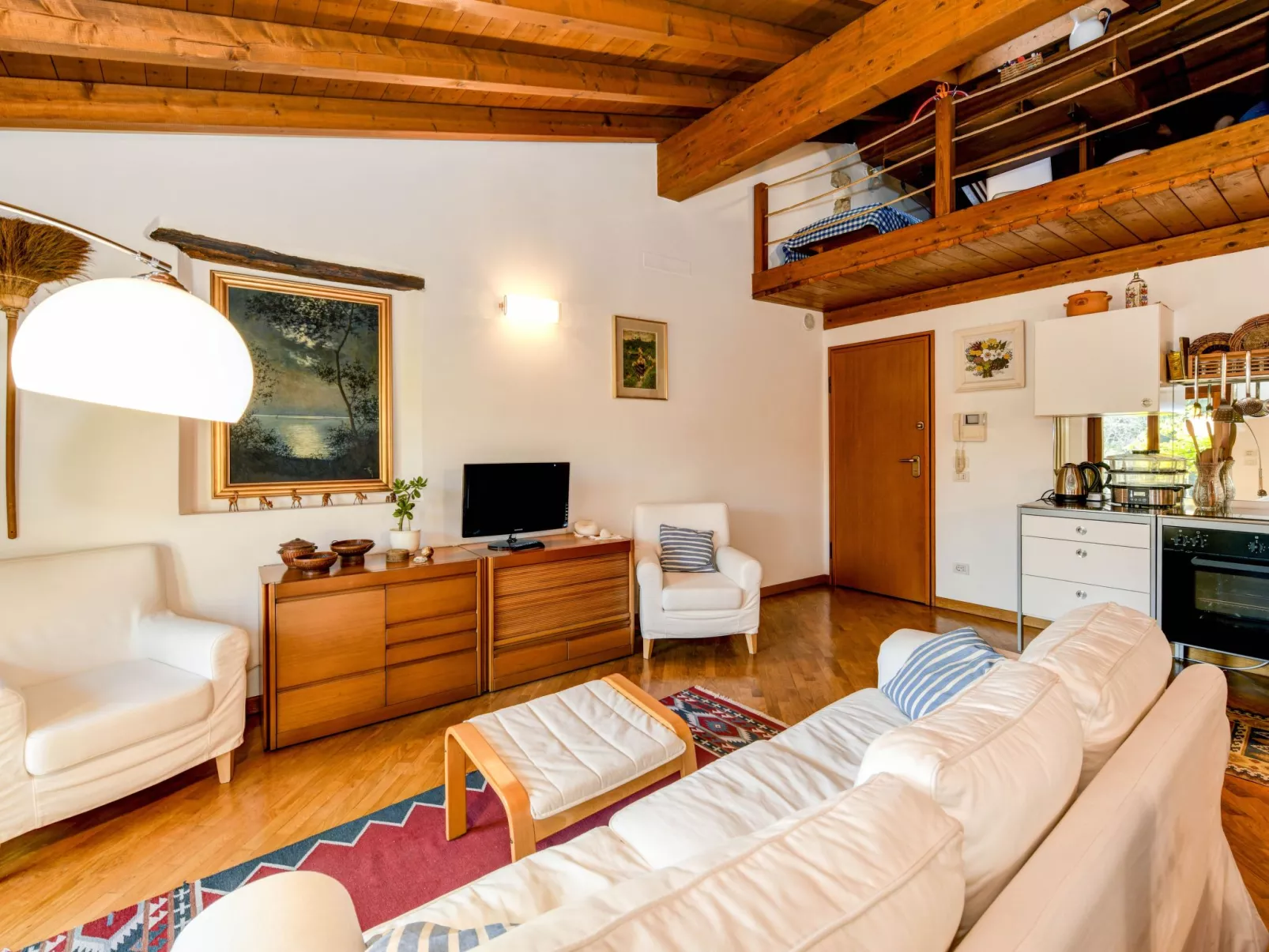 'Silvia4' mit Balkon-Drinnen