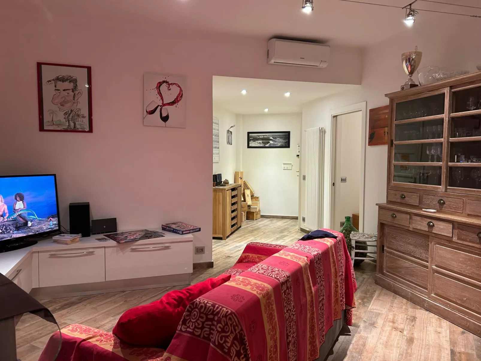 Weinhaus bei Holiday World-Inside