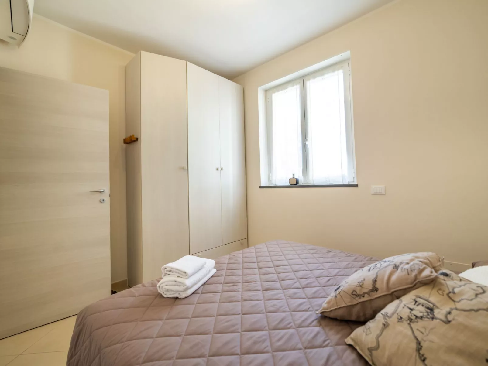 "Sirio" mit Gemeinschaftspool und 200 m vom Meer entfernt-Dedans