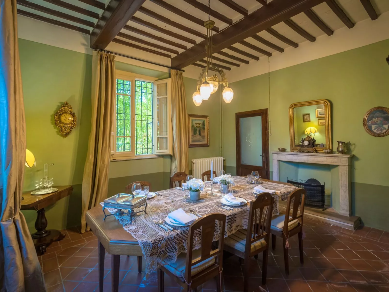 Villa mit Garten und privatem Pool-Drinnen