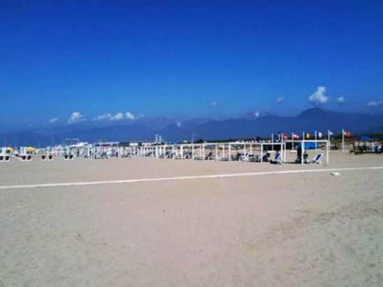 In Viareggio mit Gemeinschaftspool-Dehors