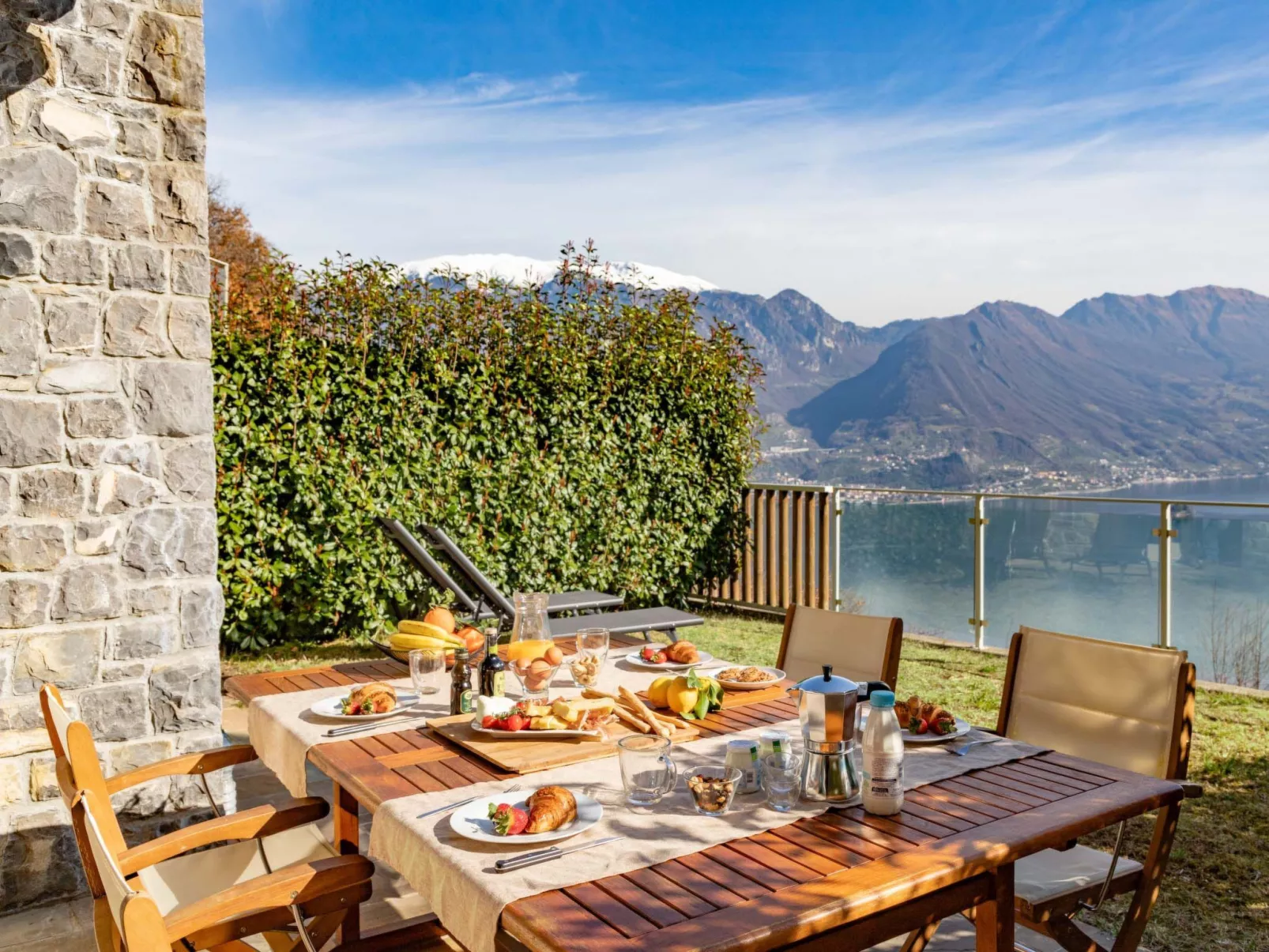 'Delfi' mit Pool-Drinnen