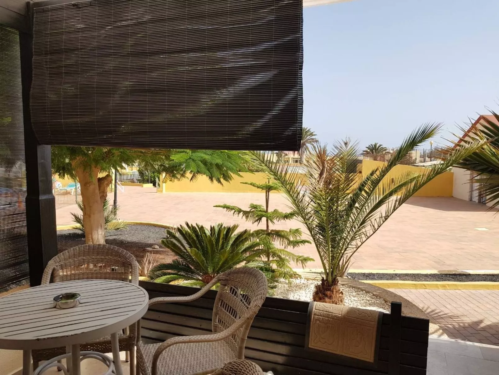 Komfortable Wohnung, Wifi, am Pool-Outside