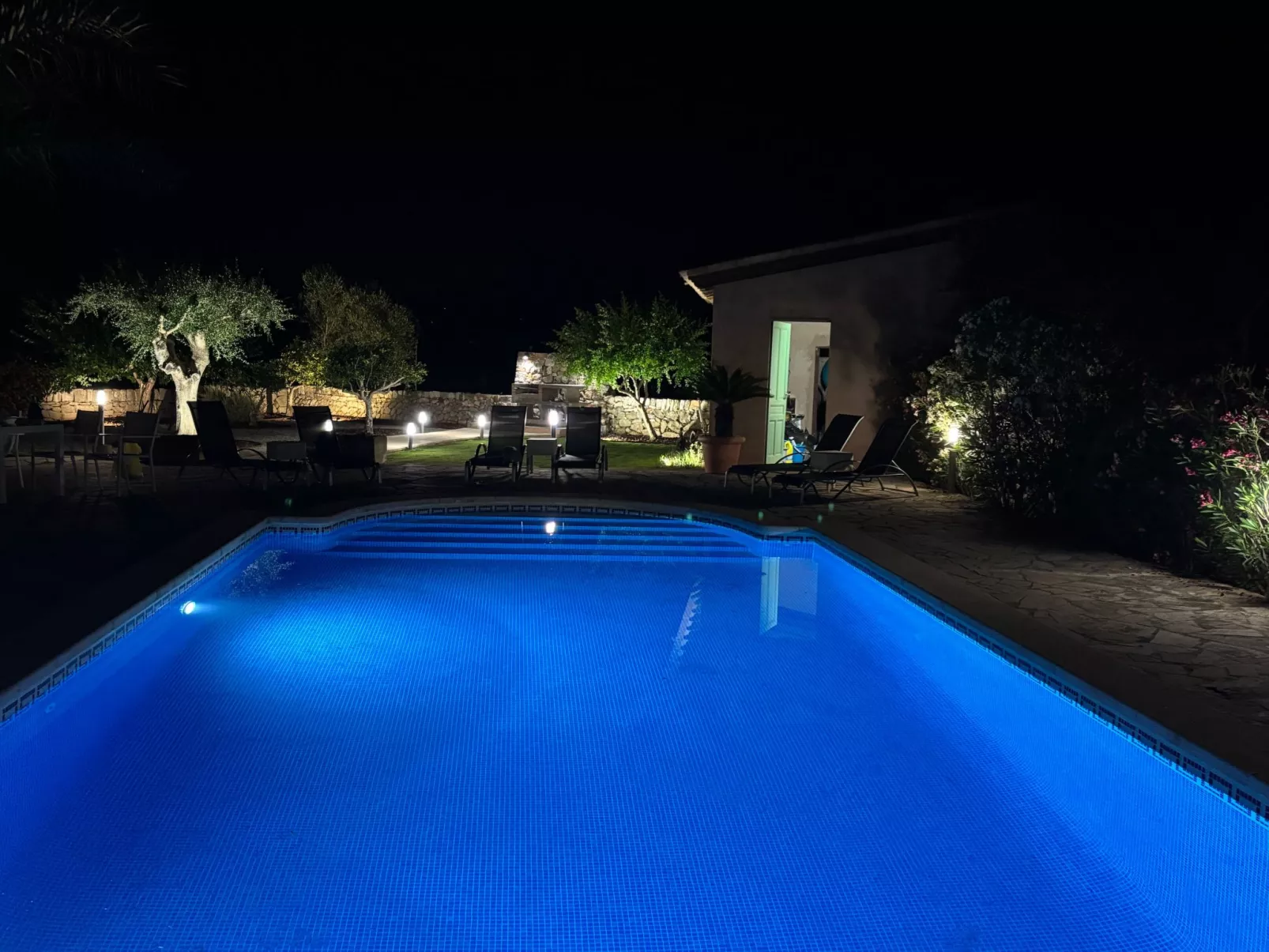 Idyllische Finca mit Garten und Pool-Outside