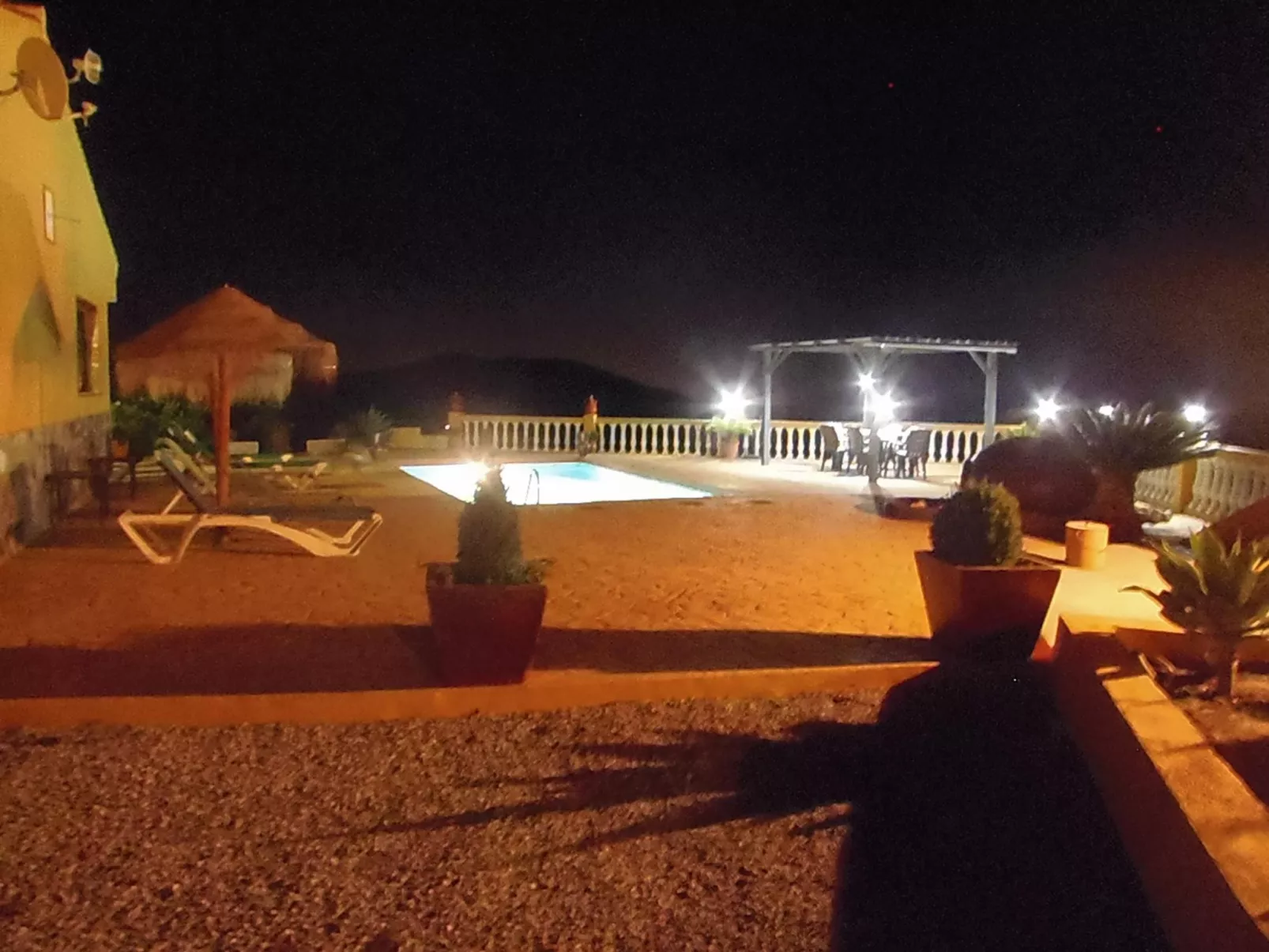 "Villa Calena" mit Garten-Dehors