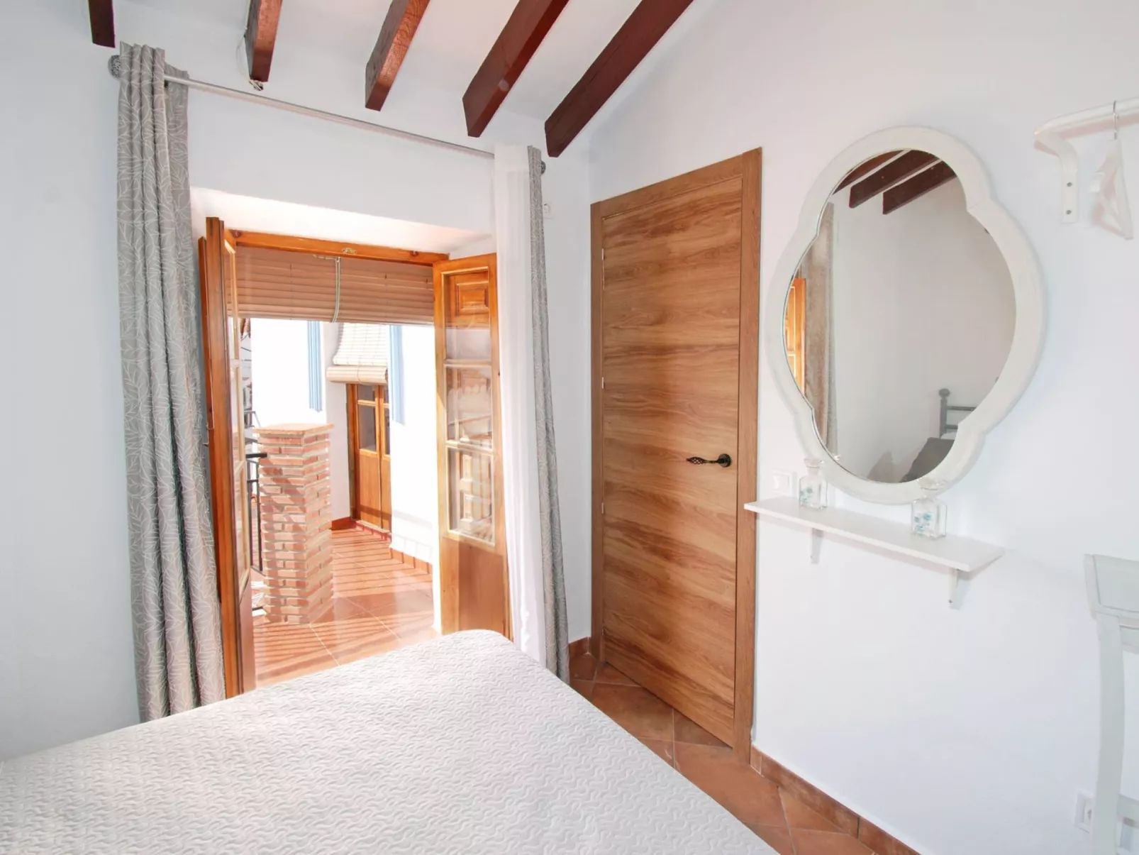 In Comares mit Offenem Kamin-Inside