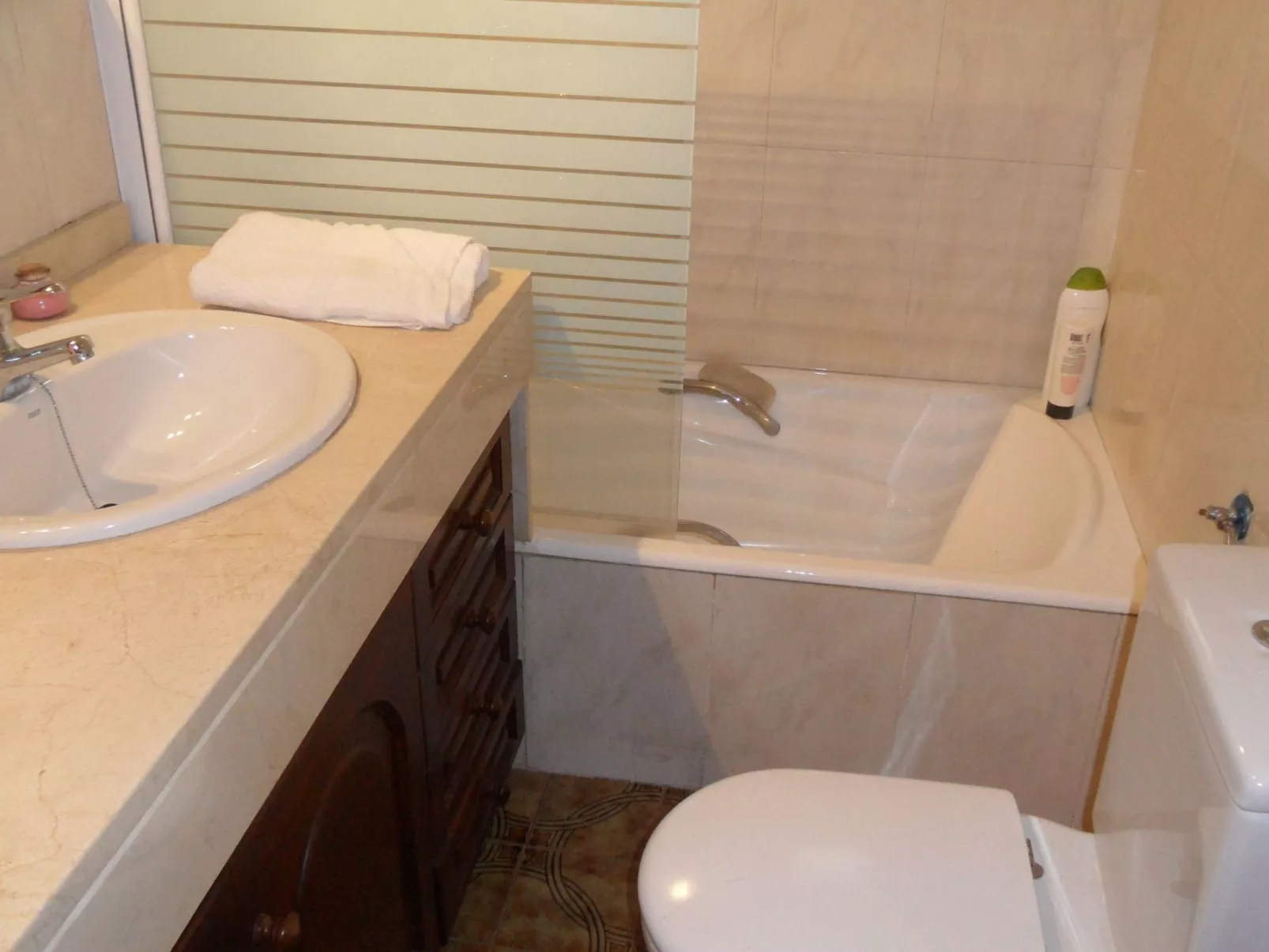 Für 2 Personen und 4 Kinder-Dedans