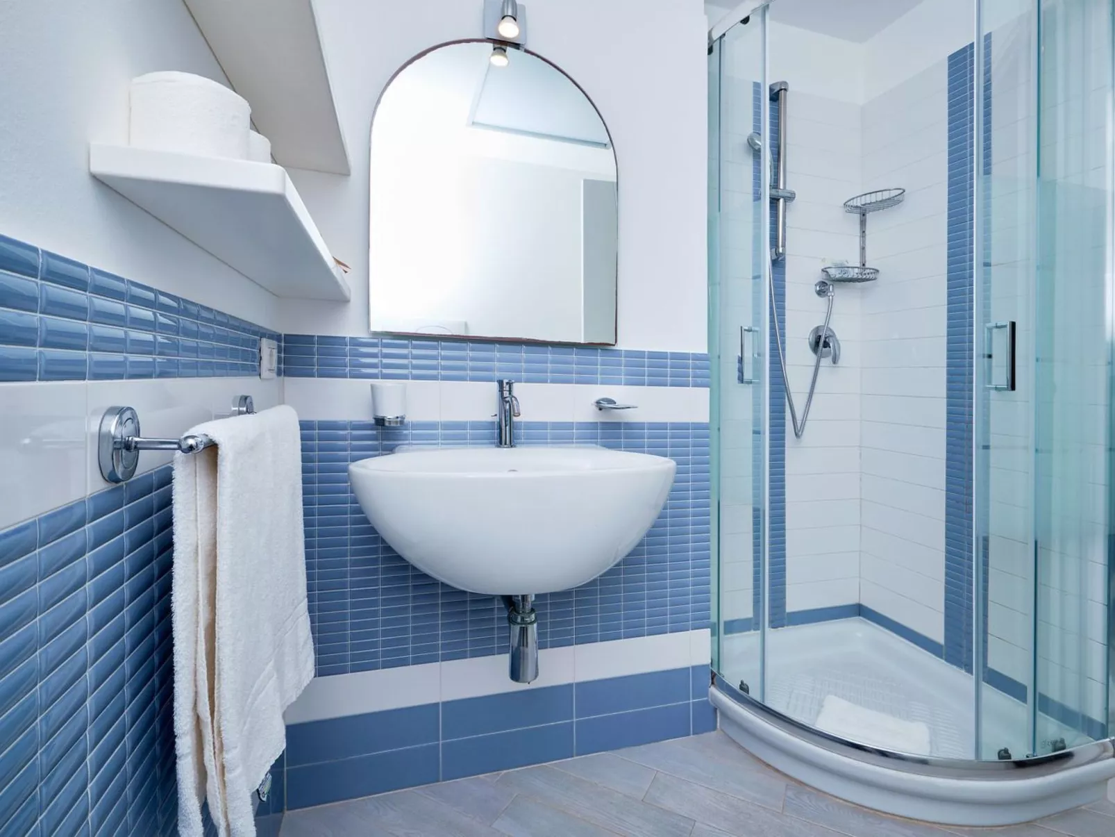 In Marina Di Ragusa mit Terrasse, Grill und Garten-Dedans