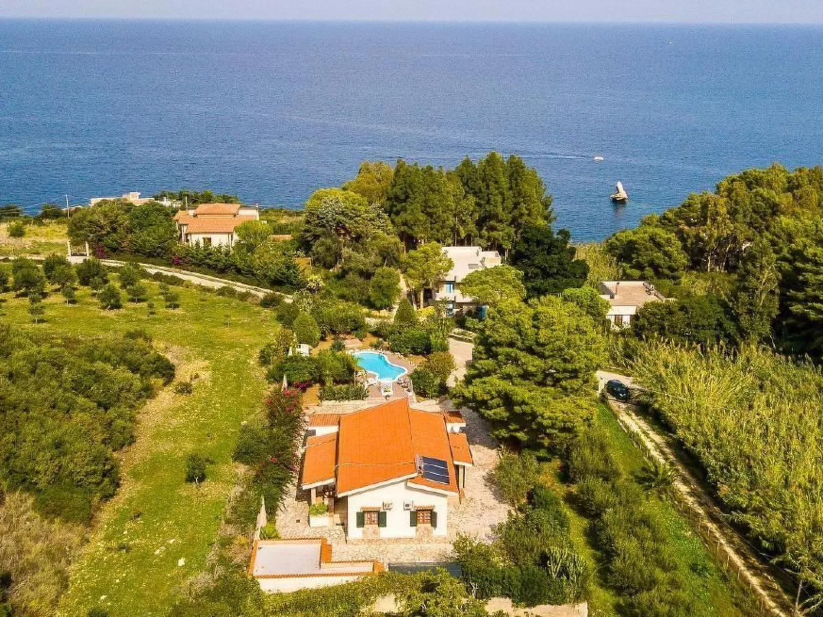 Ferienvilla "La Vela" mit Blick auf das Wasser-Outside