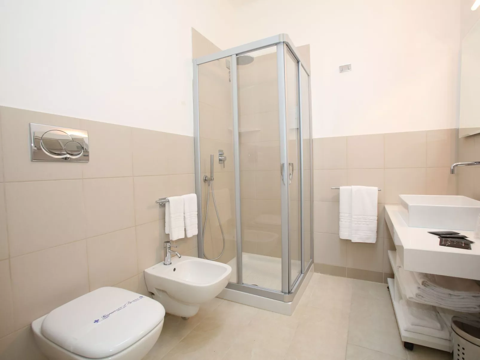 Villa Rea mit Panoramapool-Dedans