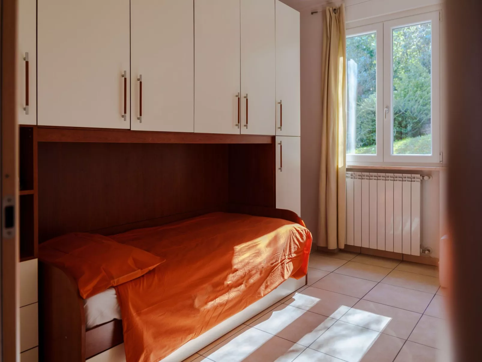 Villa zur alleinigen Nutzung mit 4 Wohnungen-Dedans