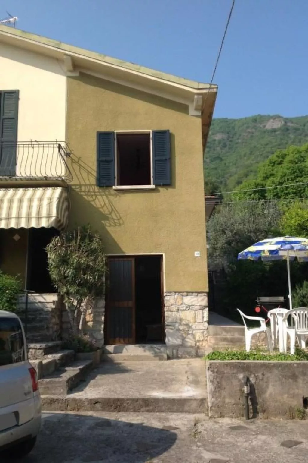 In Salò mit Grill, Terrasse und Garten-Drinnen