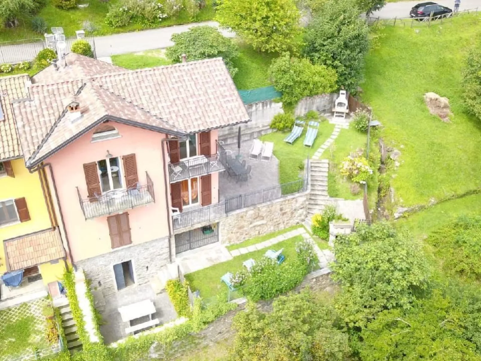 Rustikales Haus in ruhiger Lage mit  Seesicht-Drinnen