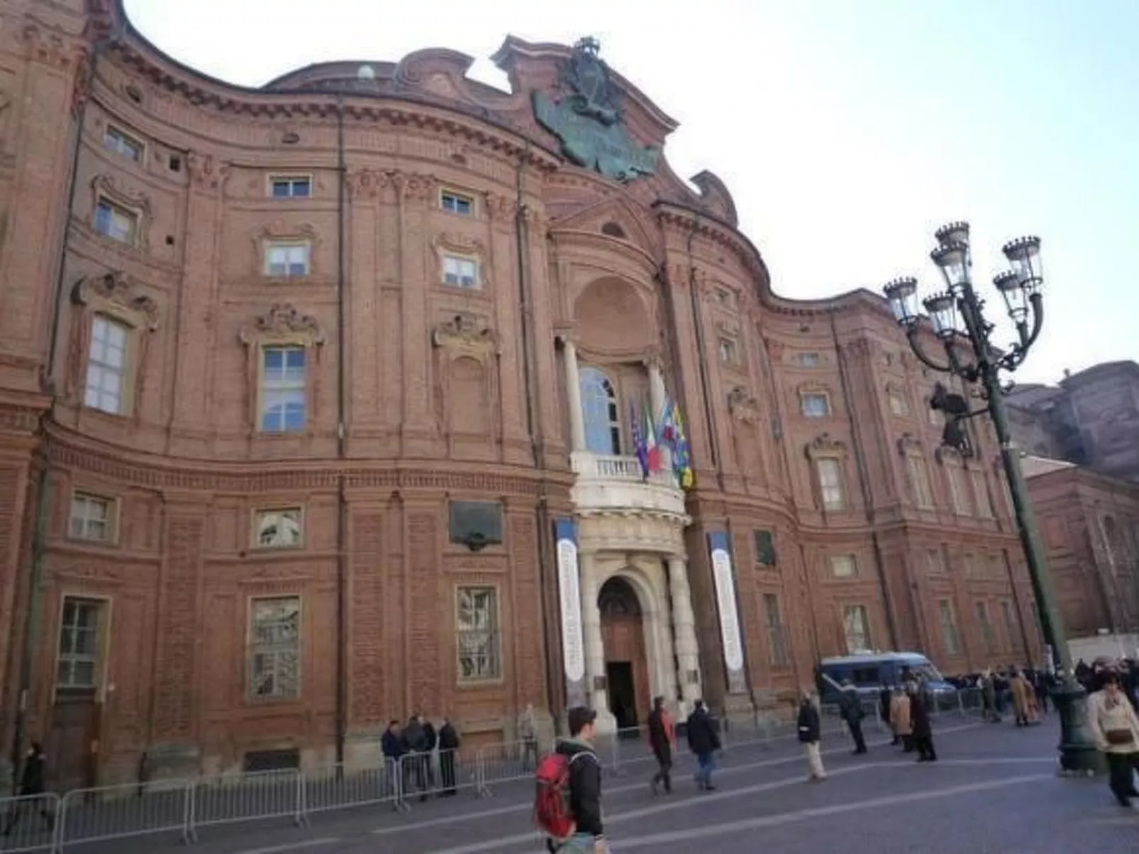 In Verduno mit Gemeinschaftspool-Dehors