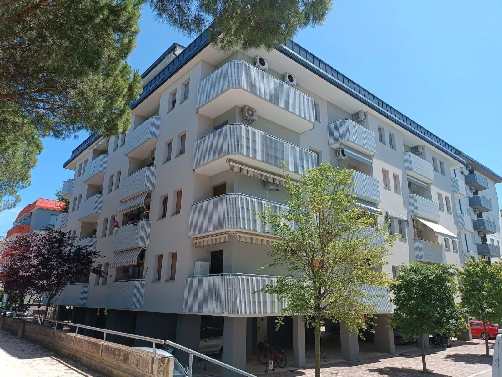 'Lero' mit Terrasse-Dedans