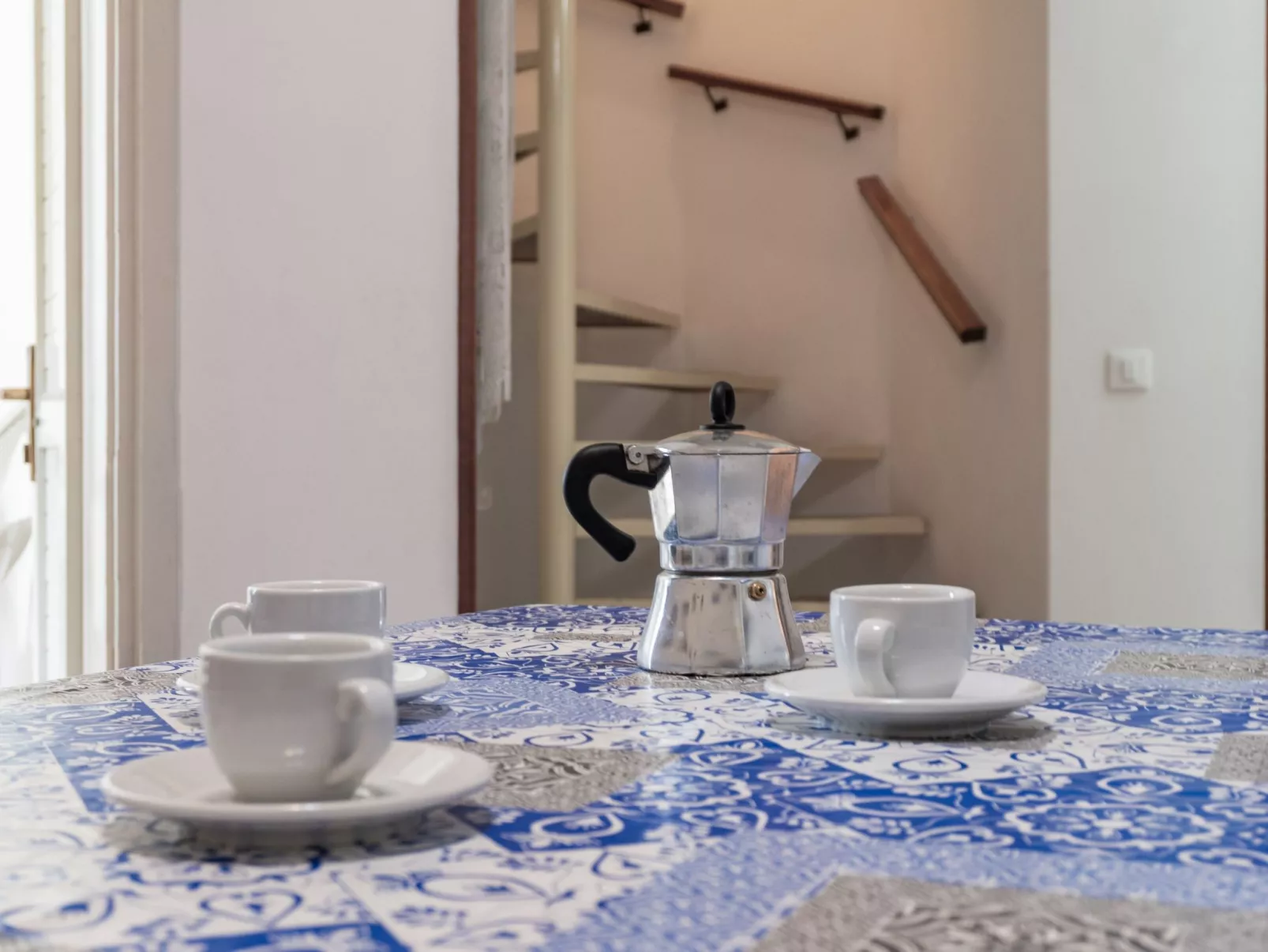 "Ollimpia 82"-Inside