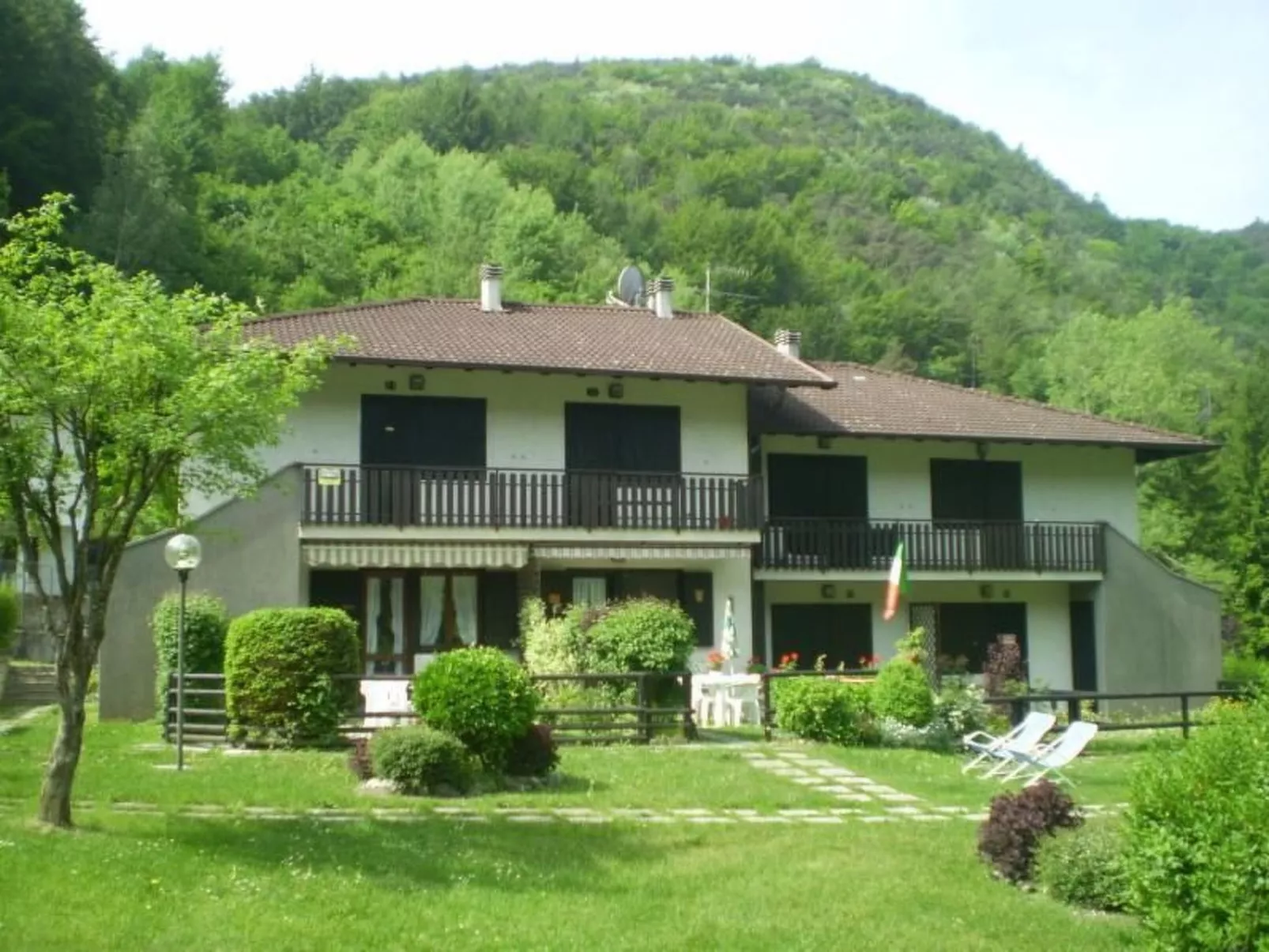 Wohnung mit Pool in der Nähe des Sees-Drinnen