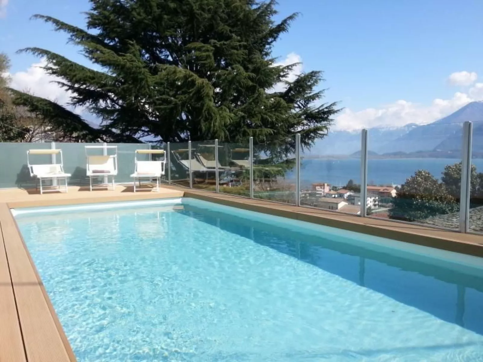 Jugendstilvilla mit Blick auf den Comer See-Outside