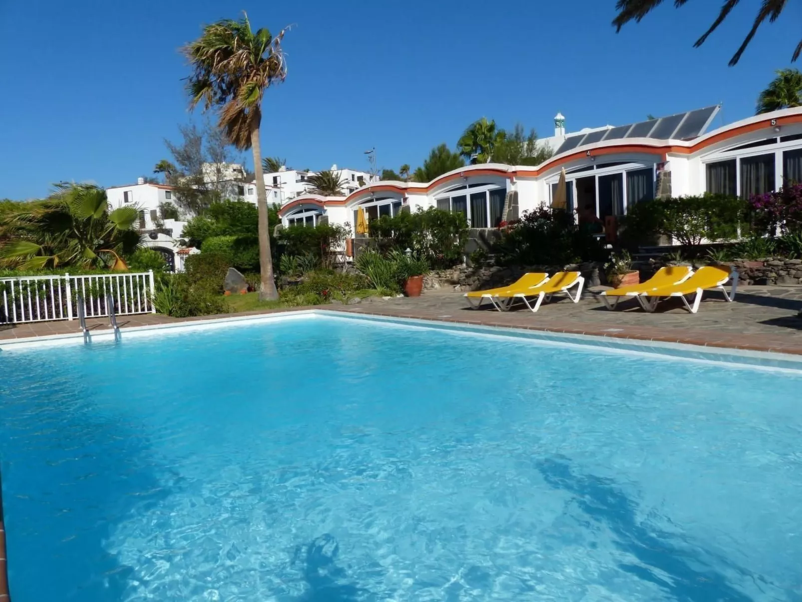 Bungalow auf einem Felsen direkt am Meer-Inside
