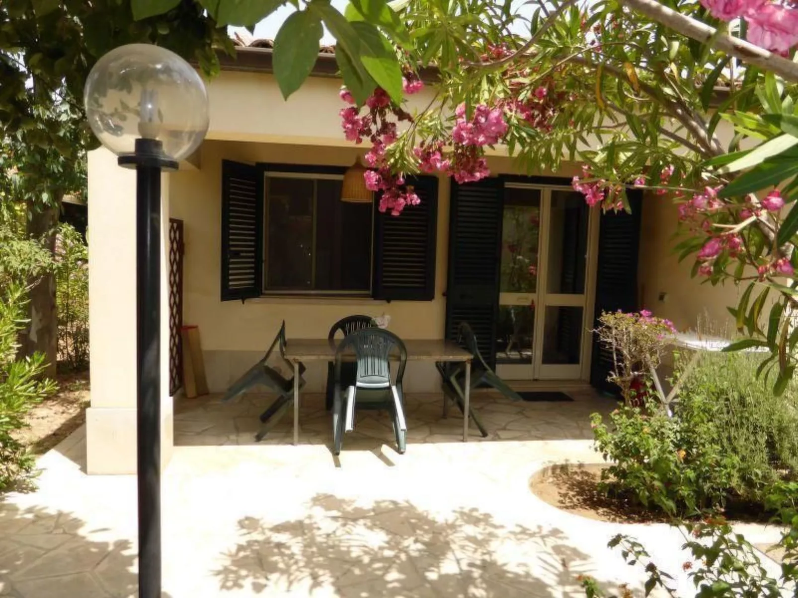 Schöner Bungalow direkt am Sandstrand auf Sizilien-Dedans