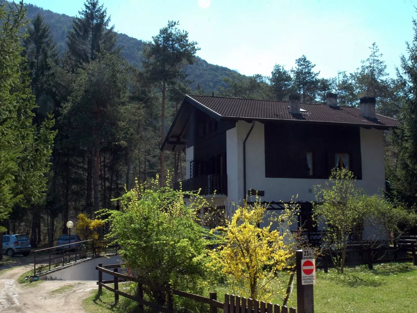 2-stöckige Wohnung mit privatem Garten-Drinnen