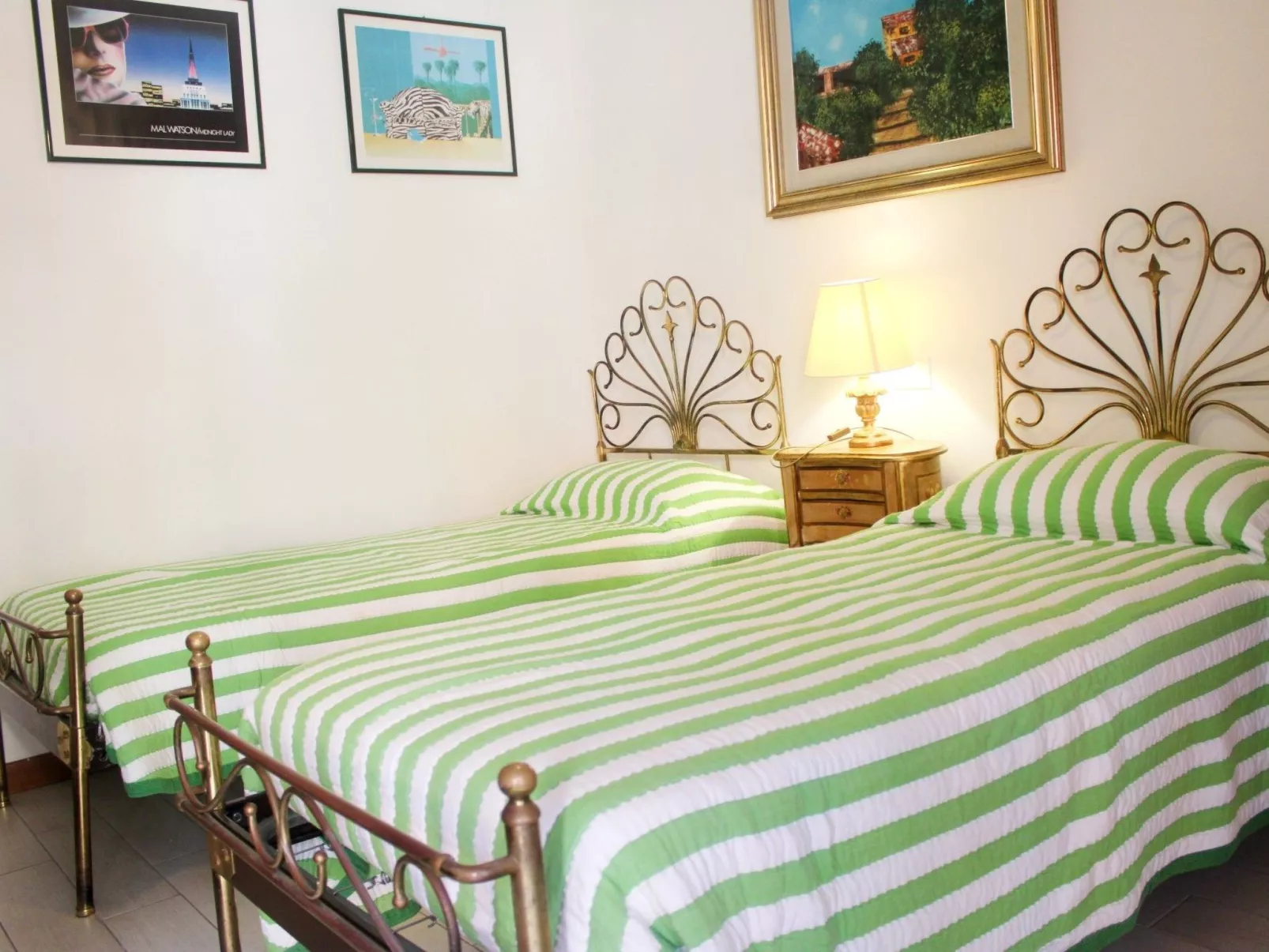 Sehr zentral mit Parkmöglichkeit-Inside